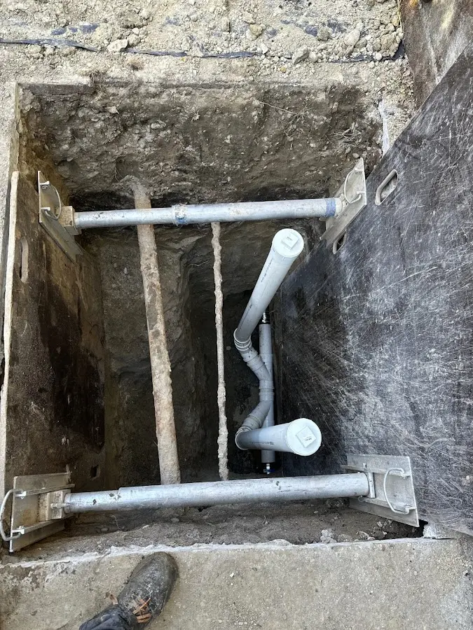 Experienced plumber completing Drain Cleaning work in Cottleville